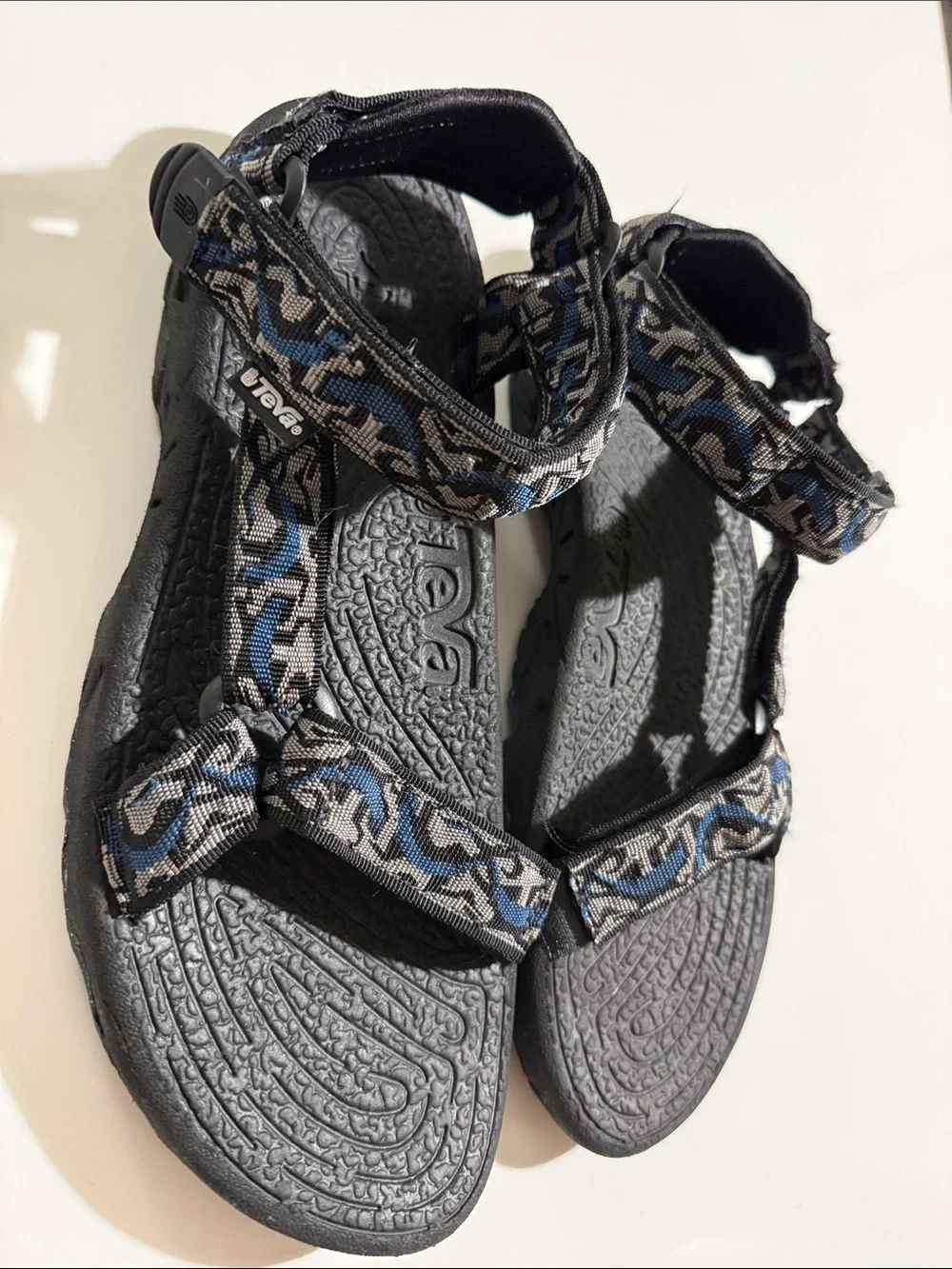 Teva Terradactyl Black and Blue Patterned Adventure Sandals Sz 11